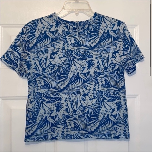 NWT Ivory Ella Floral Semi-Crop Top - Picture 3 of 5